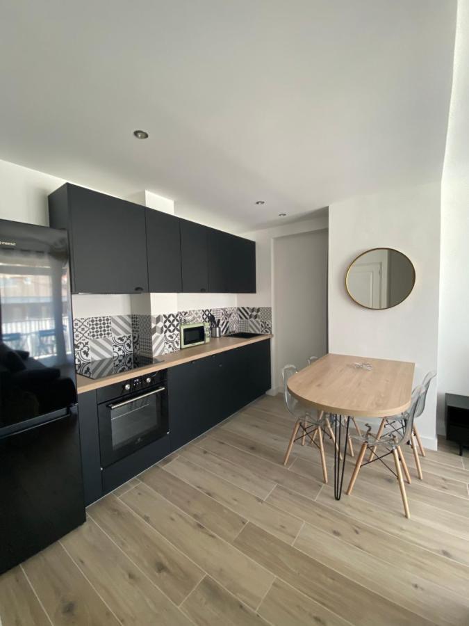 Ajaccio Magnifique T2 37M2 Centre Ville Vue Mer Au Bord De La Plage Neuf 4 Couchages Balcon Parking Prive Ferme Clim Wifi エクステリア 写真