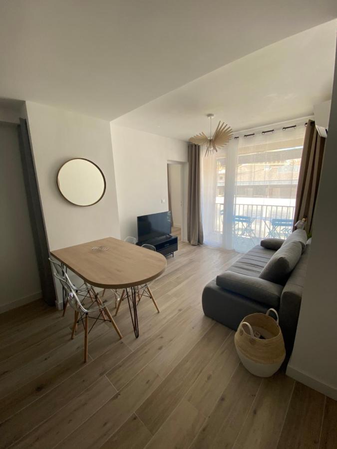 Ajaccio Magnifique T2 37M2 Centre Ville Vue Mer Au Bord De La Plage Neuf 4 Couchages Balcon Parking Prive Ferme Clim Wifi エクステリア 写真