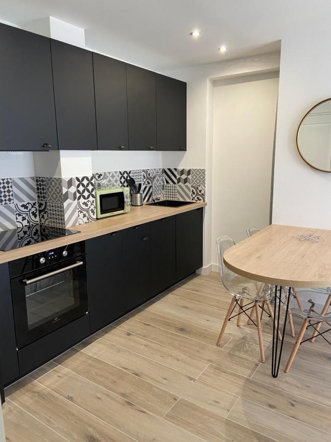 Ajaccio Magnifique T2 37M2 Centre Ville Vue Mer Au Bord De La Plage Neuf 4 Couchages Balcon Parking Prive Ferme Clim Wifi エクステリア 写真