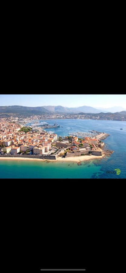 Ajaccio Magnifique T2 37M2 Centre Ville Vue Mer Au Bord De La Plage Neuf 4 Couchages Balcon Parking Prive Ferme Clim Wifi エクステリア 写真